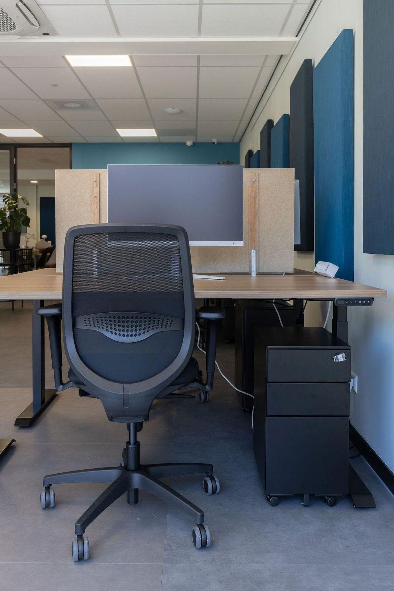 Rijswijk   50sqM Office for up to 7 desks & Meeting Room and Coffee image 1