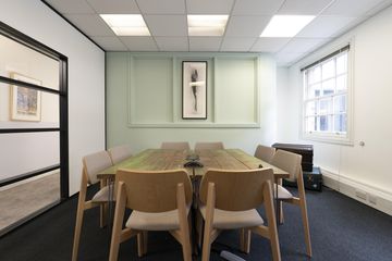 London  Meeting room Chief image 1