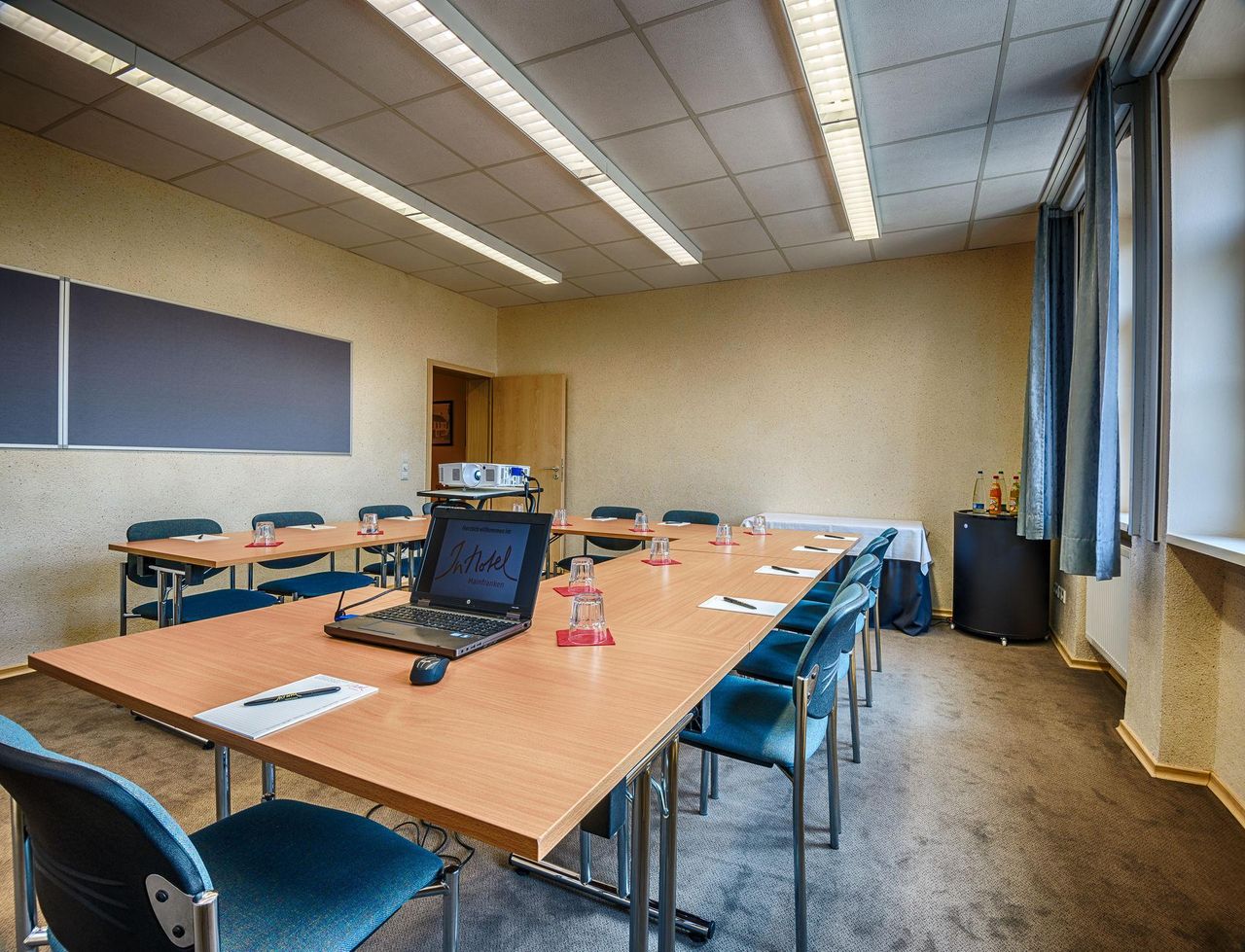 Rest der Welt  Tagungshotel Bacchus image 5