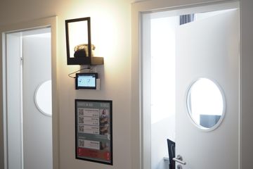 Hamburg Mobiles Arbeiten Coworking spaces Left Phone Booth image 2