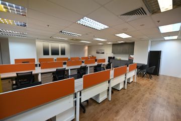 Singapore  Office desk Hot Desk image 1