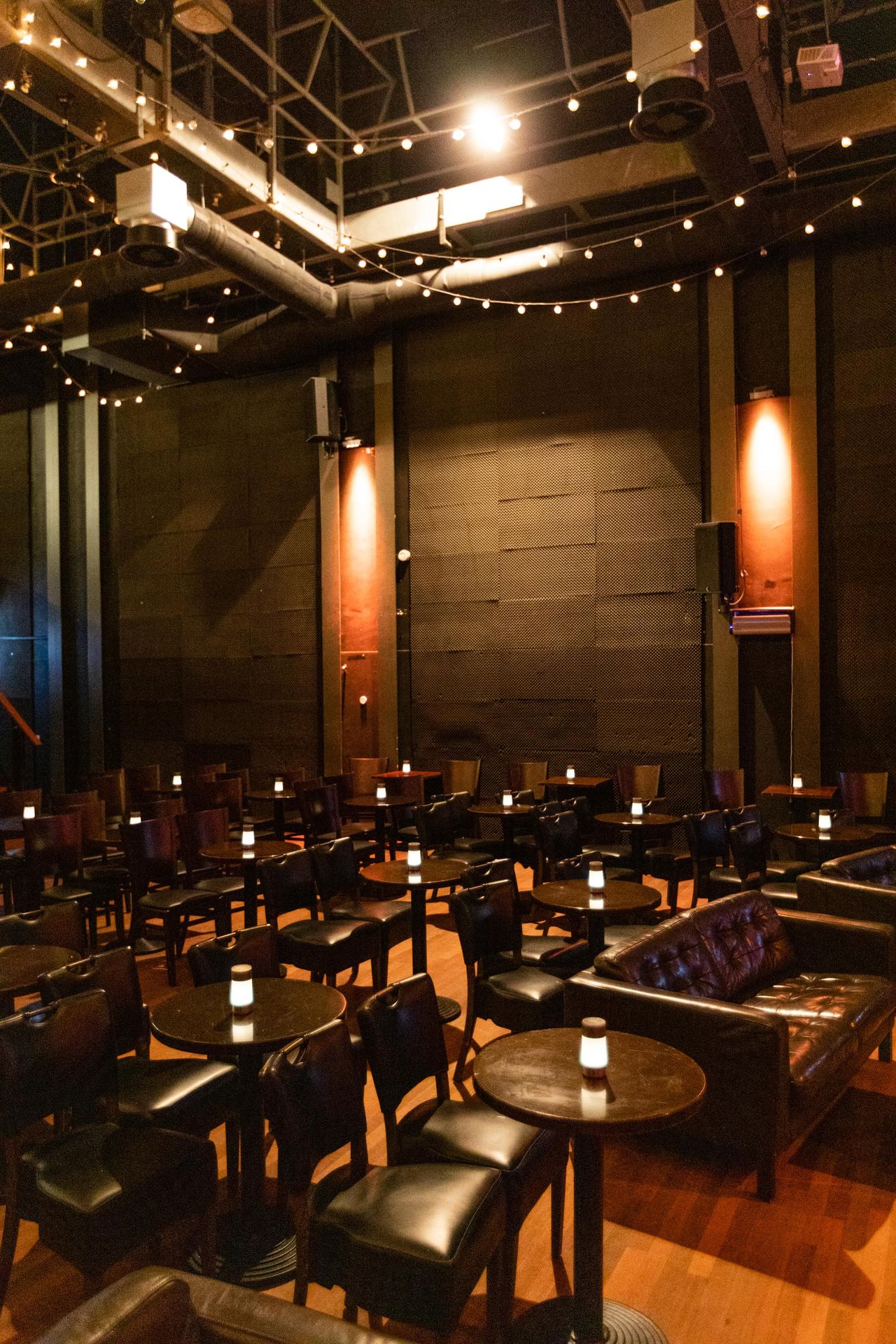 Amsterdam  Theater The Big House image 11