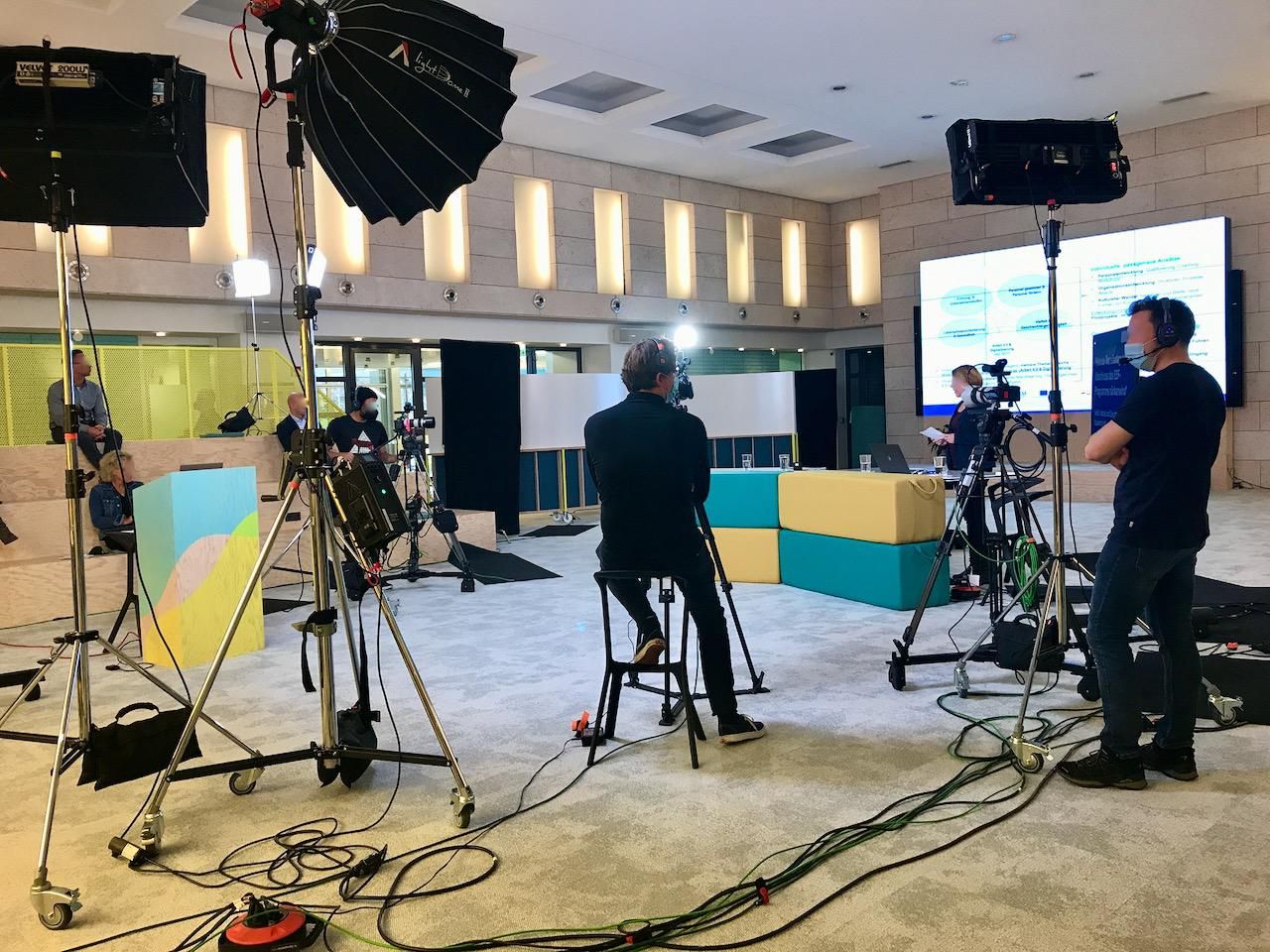 Berlin Kreatives Meeting Workshop-Raum Open Space - Workshopraum für größere Gruppen oder agile Eventfläche image 5