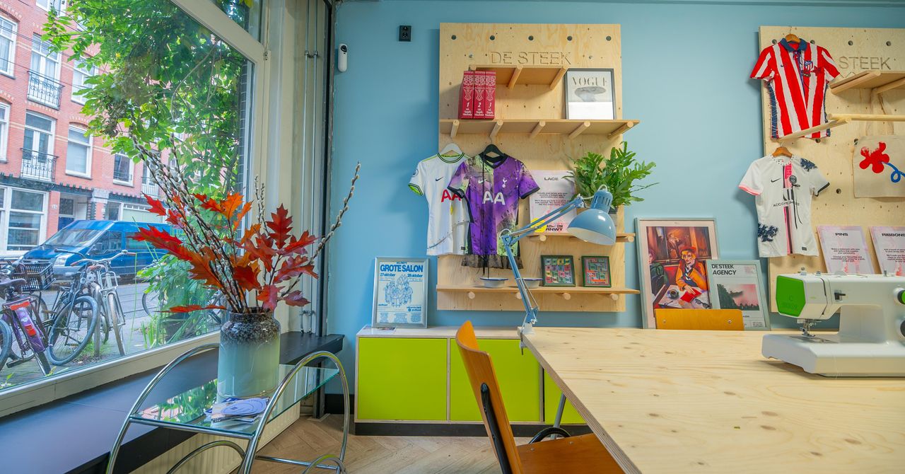 Amsterdam  Unusual venue The Blue Room 84H image 2