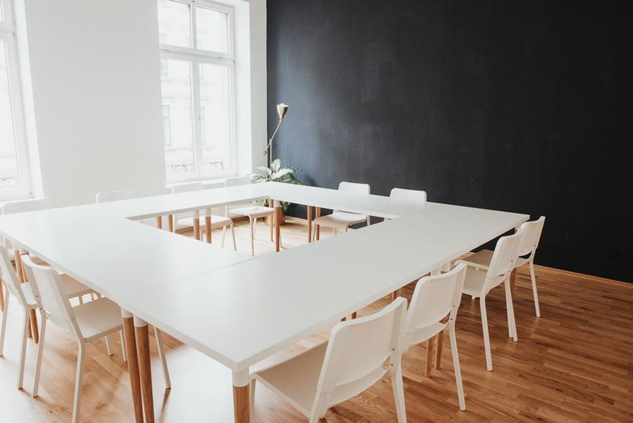 Leipzig Kreatives Meeting Boardrooms Creative Space 1 – Black Beauty Room image 7