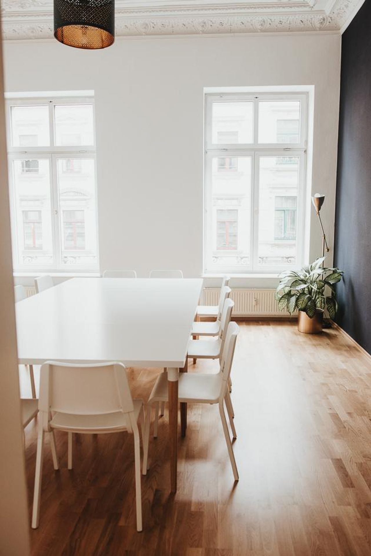 Leipzig Kreatives Meeting Boardrooms Creative Space 1 – Black Beauty Room image 9