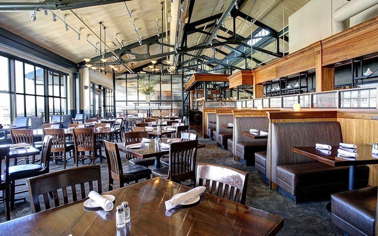 San Francisco  Restaurant San Francisco waterfront restaurant image 11