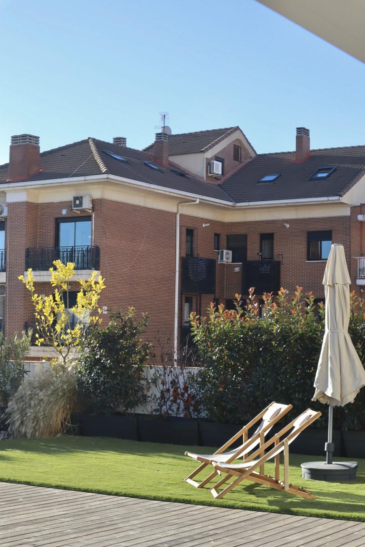 Madrid  Rooftop Living room & large patio image 11