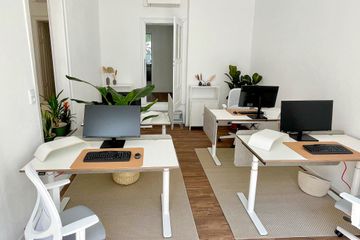 Munich Mobiles Arbeiten Office desk Vollausgestatteter, klimatisierter Schreibtisch im H26 (Desk 2) image 14