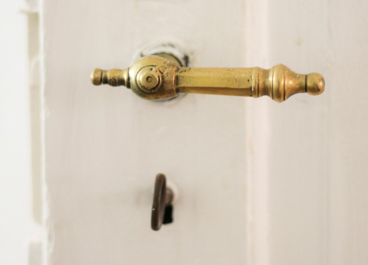 München Mobiles Arbeiten Arbeitsplatz Vollausgestatteter, klimatisierter Schreibtisch im H26 (Desk 2) image 2