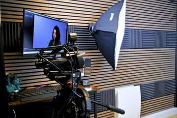 Paris Studio Modern Zoom Room and Media-Training Studio near Gare de Lyon image 0