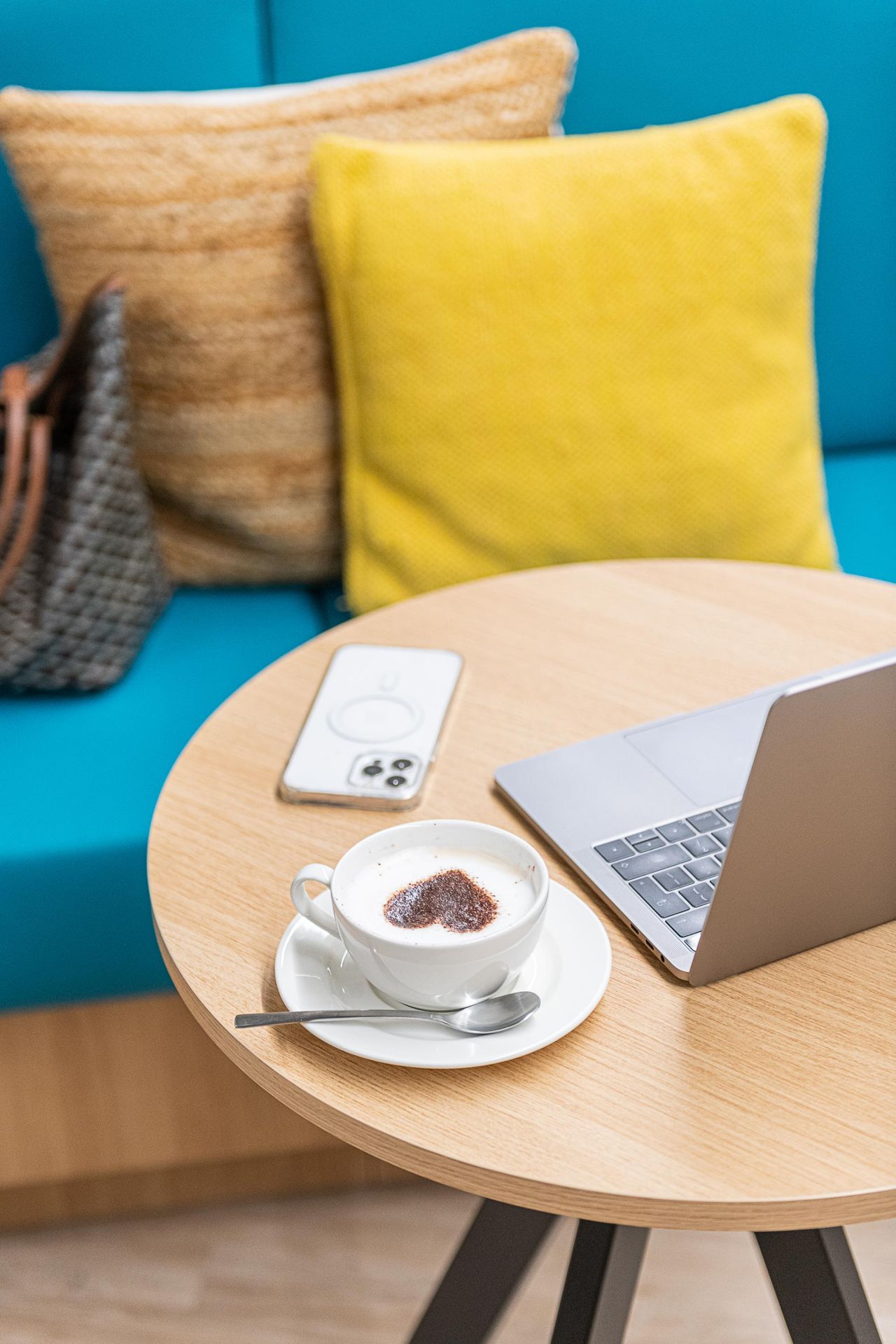 Etoy  Coworking spaces Notre Espace Coworking image 5