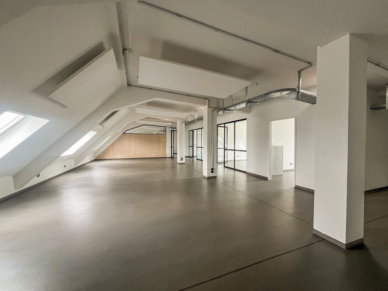 Berlin Mobile Working Eventlocations The Attic - Top Floor Event Venue in Neukölln image 7