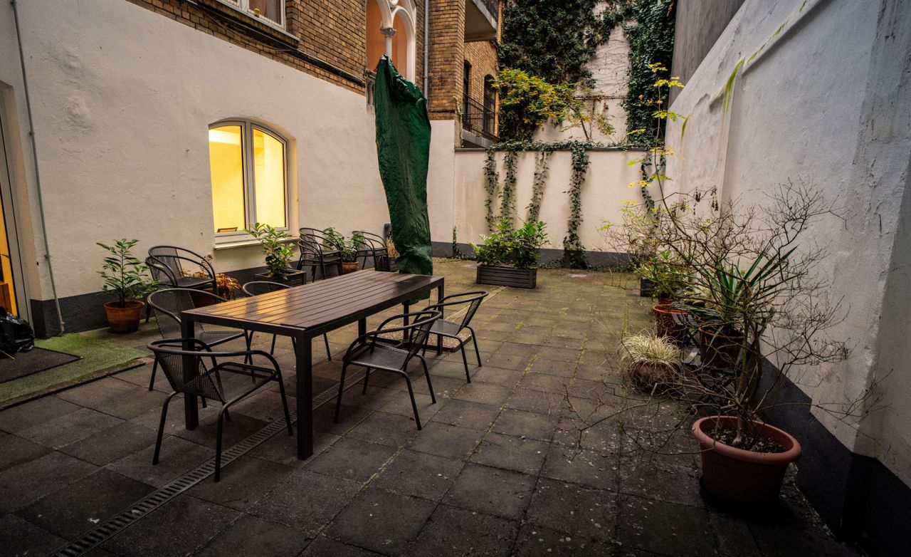 Cologne  Coworking space Schreibtisch 1 image 3