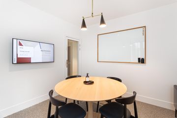 Paris  Coworking spaces Salle de réunion - 4 personnes (MT125) image 0