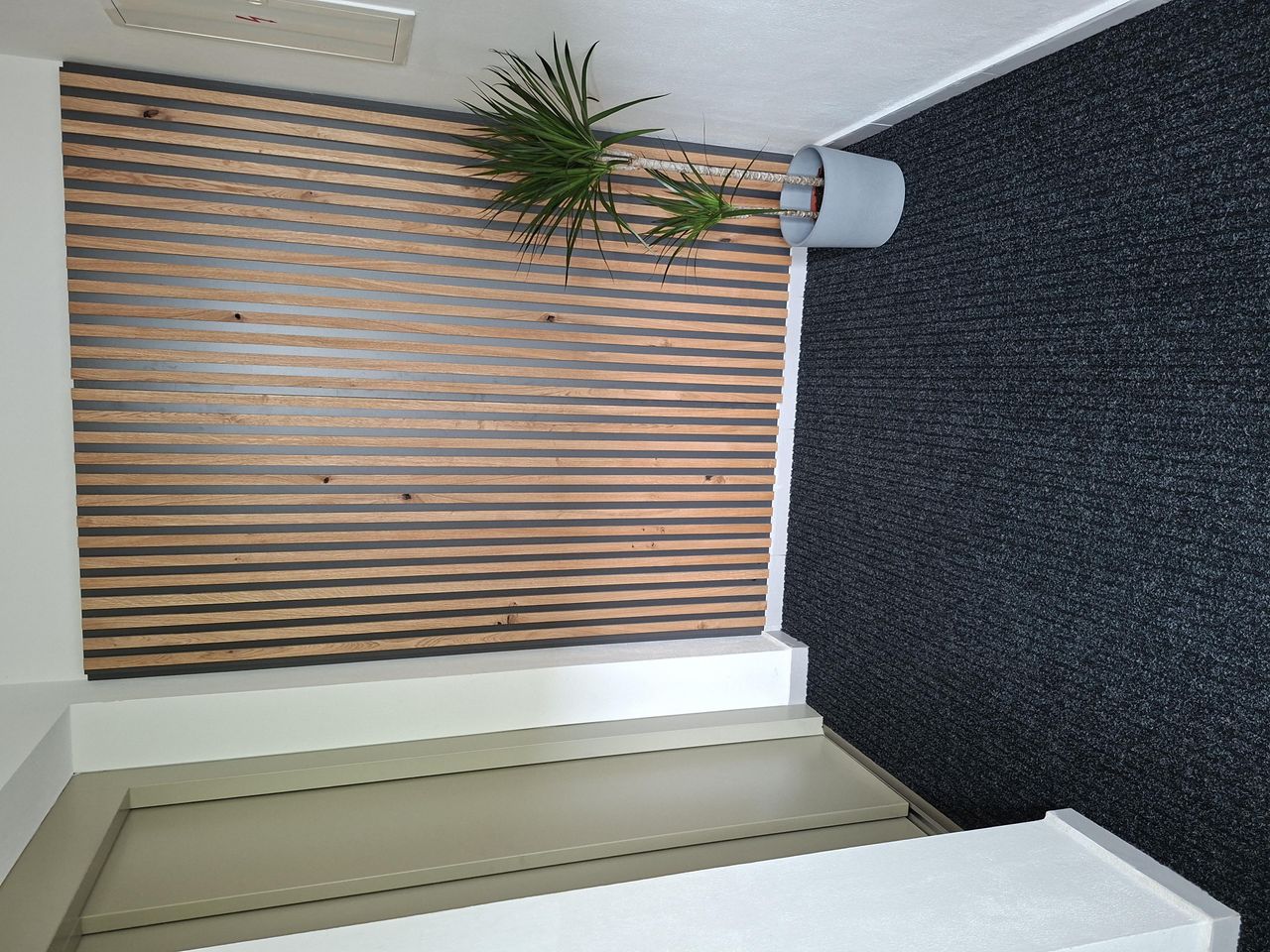 Rest of the World Coworking Meeting room D5Meeting room for 10 people image 9