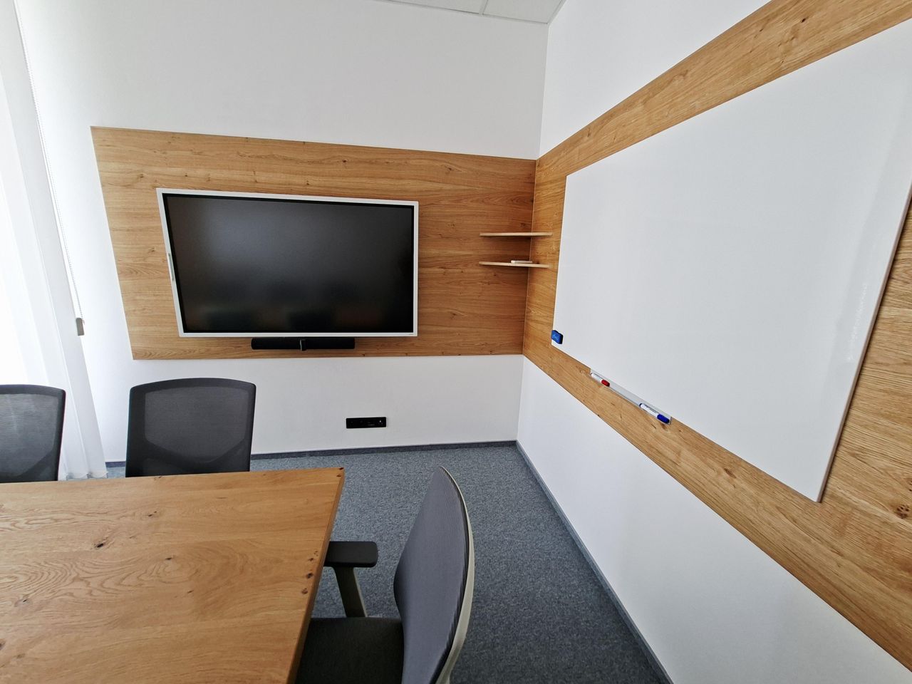 Rest of the World  Meeting room D5Meeting room for 10 people image 4