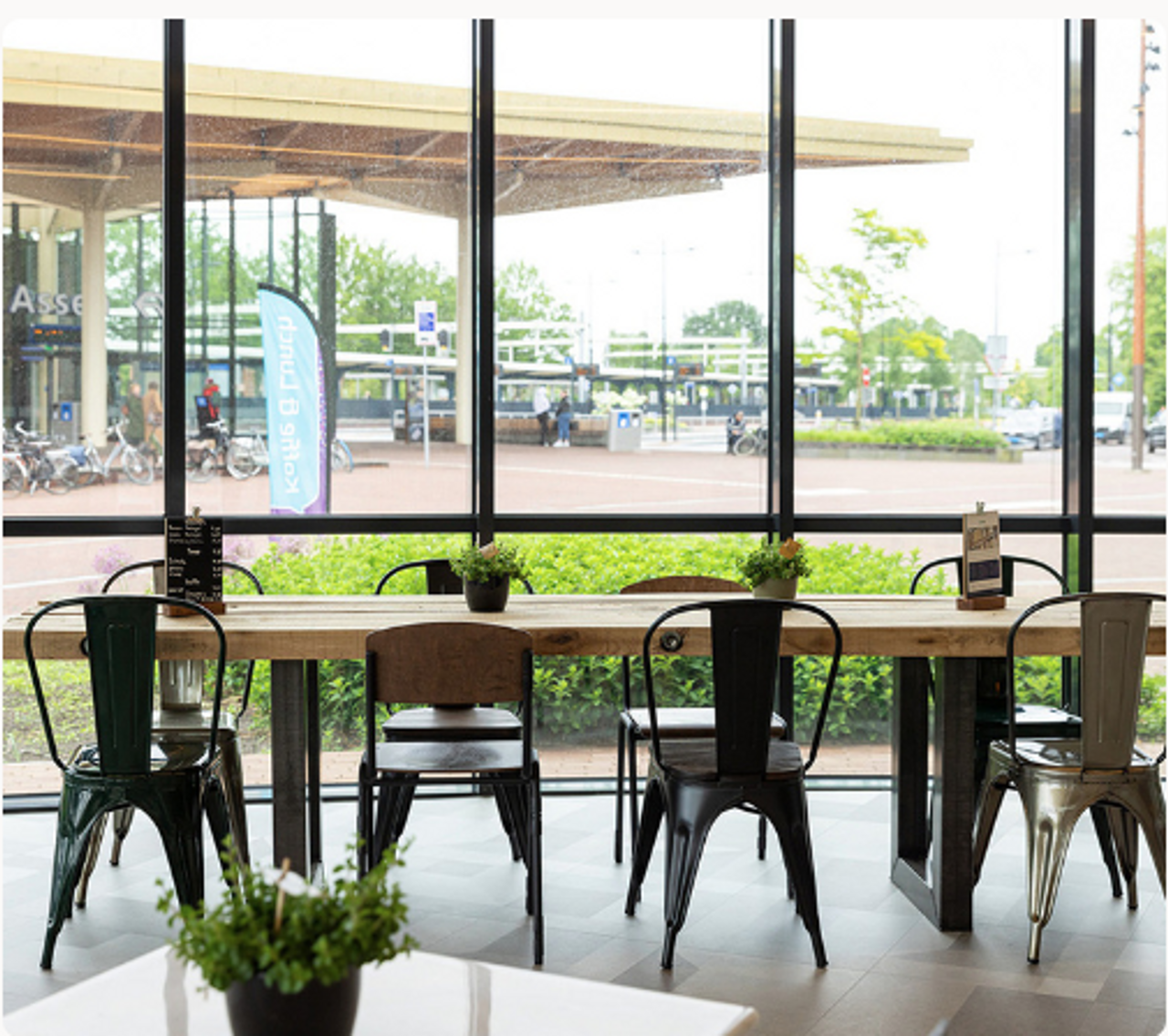 Assen  Office desk Flexplek op het flexplein image 0