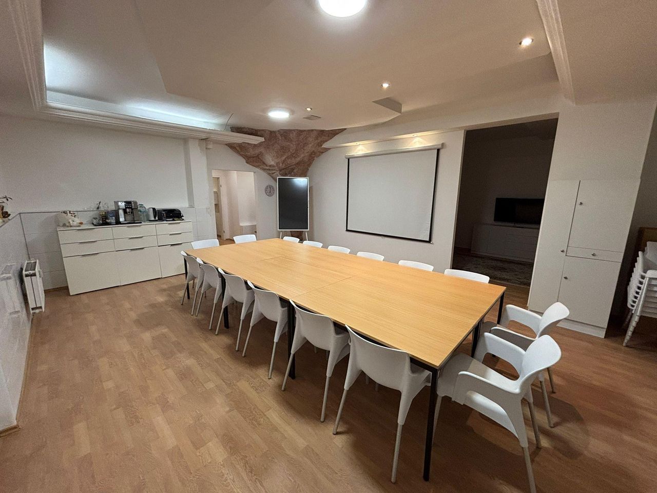 Rest der Welt Mobiles Arbeiten Seminarräume Seminarraum in Babenhausen image 3