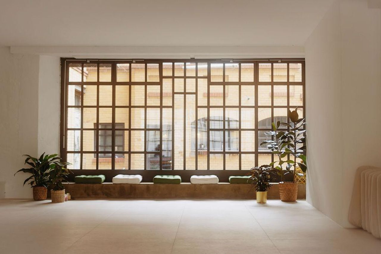 Berlin  Studio YOGA IST... STUDIO Berlin image 0