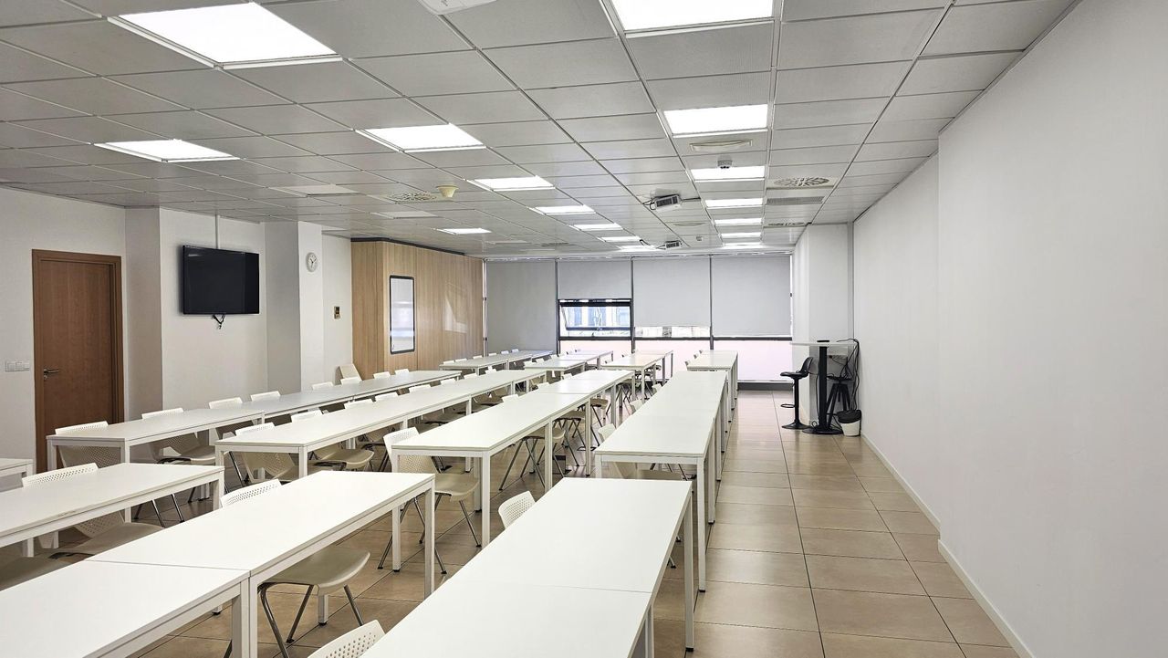 Rest der Welt  Business Center Sala de formación 2 image 0