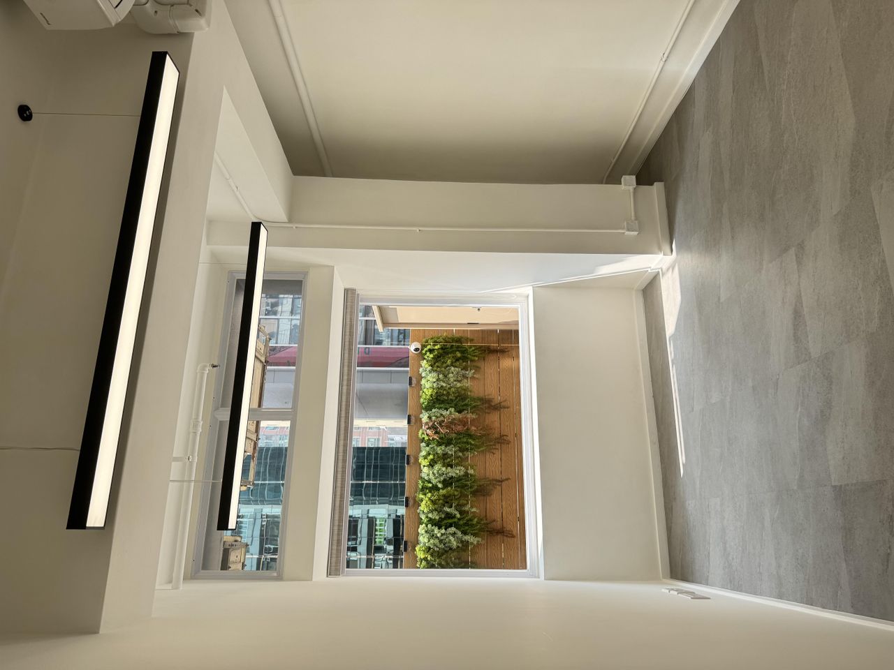 Hongkong  Coworking spaces PRIVATE OFFICE IN MONG KOK (ROOM C) image 5