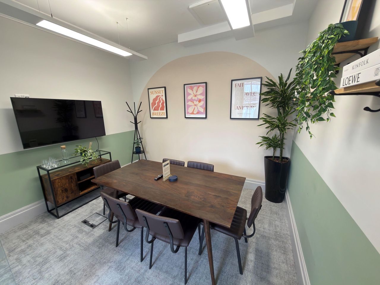 Leeds Coworking Meeting room 1899 Suite image 4