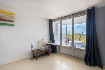 Paris Photostudio Affordable Photo / Video Studio with Balcony image 7