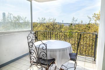 Paris Photostudio Affordable Photo / Video Studio with Balcony image 9