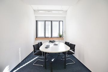 Stuttgart Schulungsräume Meeting room Konferenzraum Mumbai image 1