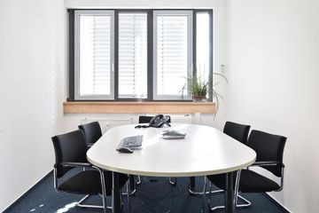 Stuttgart Schulungsräume Meeting room Konferenzraum Mumbai image 2