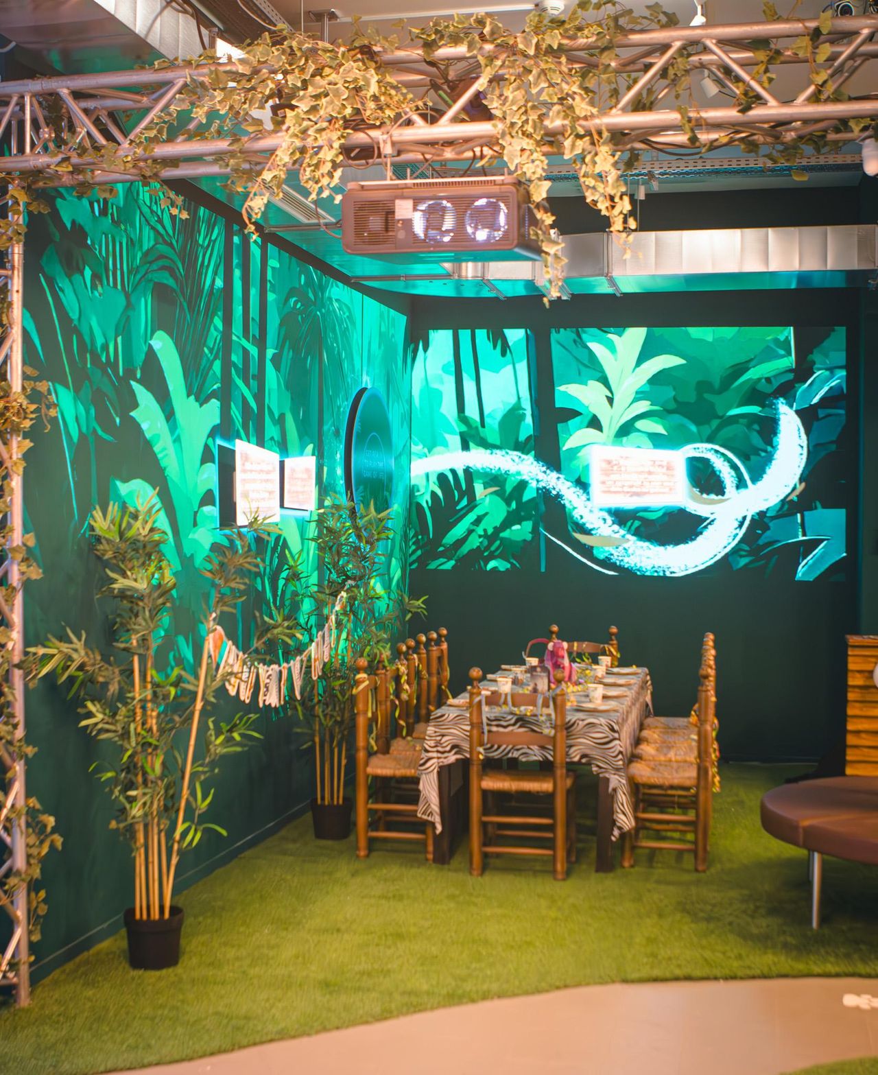 Wien  Eventlocations GEDS-Jungle image 9