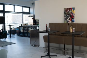 Berlin  Workshop-Räume Office Space with view on Oberbaumbrücke image 2