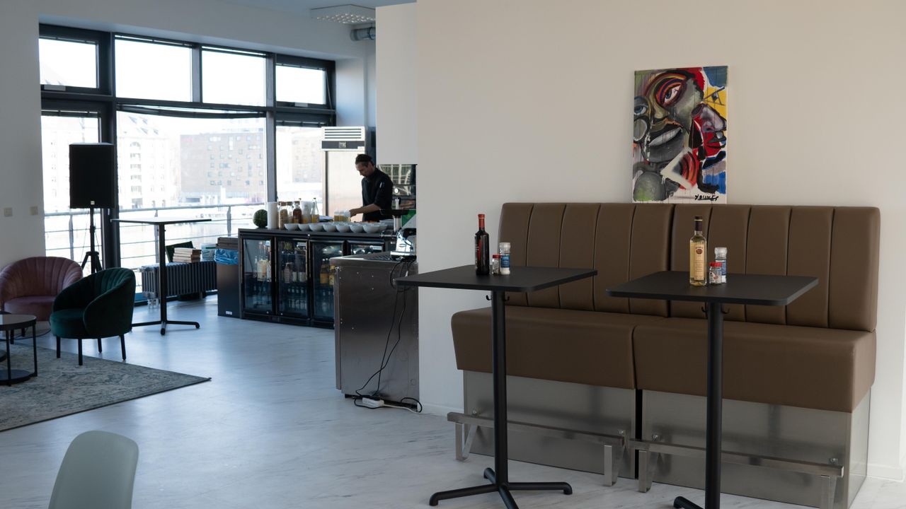 Berlin  Workshop-Räume Office Space with view on Oberbaumbrücke image 2