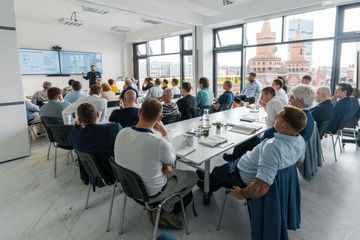 Berlin  Workshop-Räume Office Space with view on Oberbaumbrücke image 2