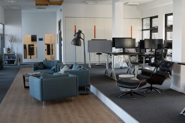 Berlin  Workshop-Räume Office Space with view on Oberbaumbrücke image 3