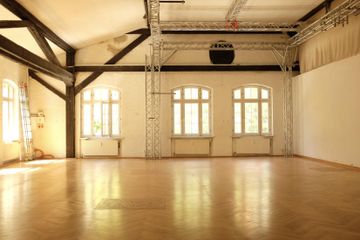 Berlin Creative Meeting Unusual venue Spacious 200sqm venue with timeless character image 4