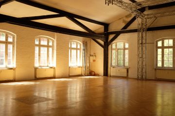 Berlin Creative Meeting Unusual venue Spacious 200sqm venue with timeless character image 6