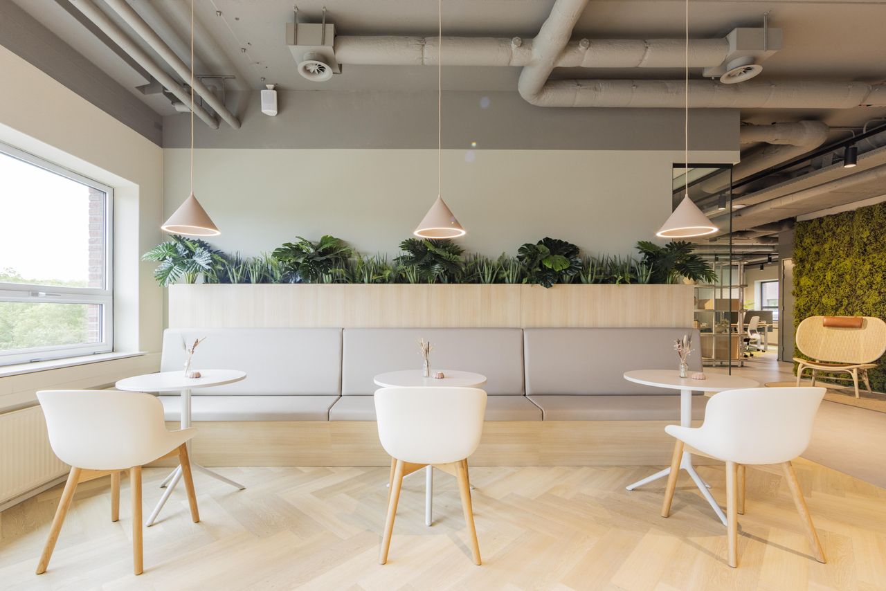 Rest of the World Mobiel Werken Coworking spaces Businessspot + / 2.20 Desk 3 image 5