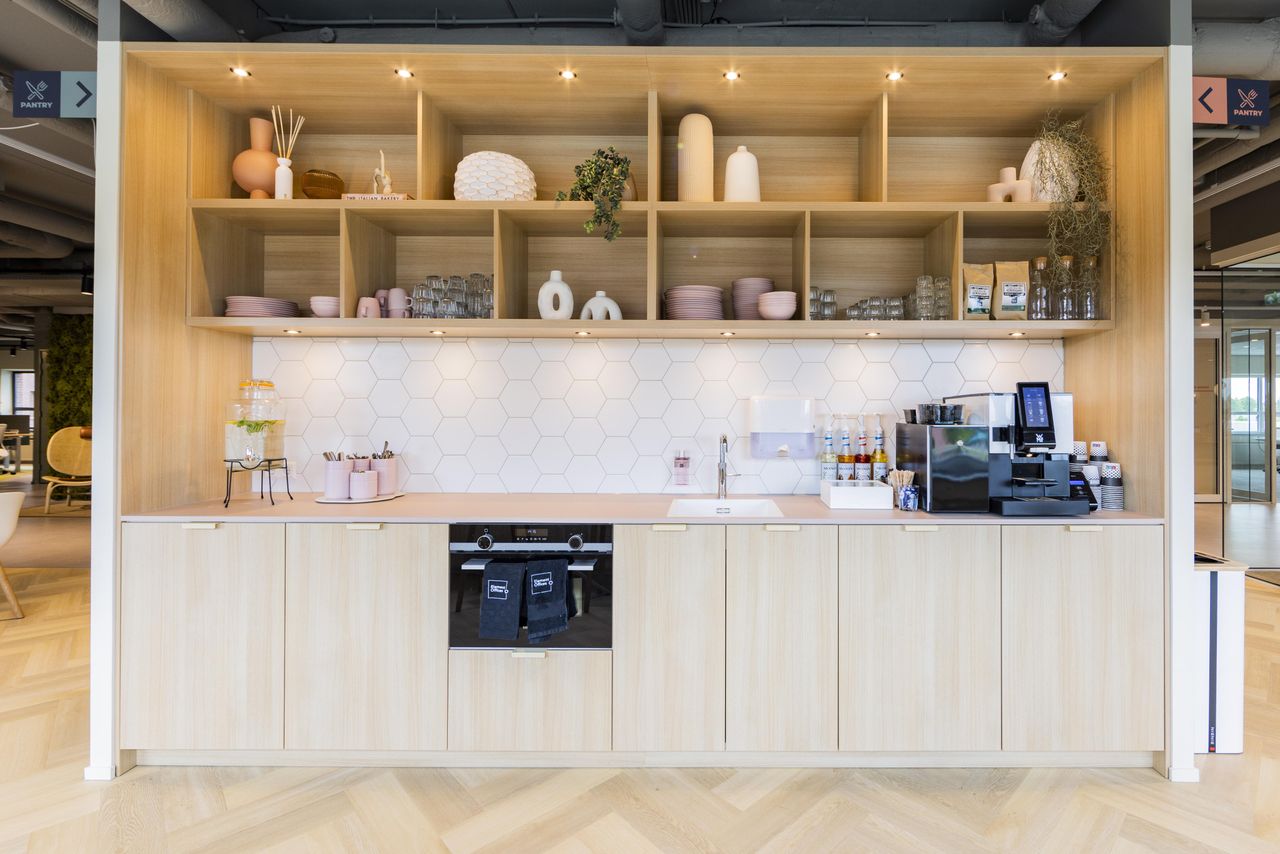 Rest of the World Mobiel Werken Coworking spaces Businessspot + / 2.20 Desk 3 image 0