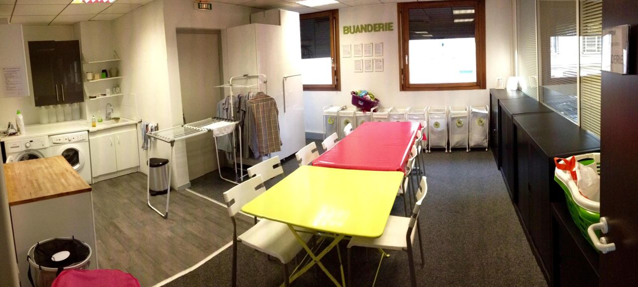 Lyon  Office desk Plateau technique image 1