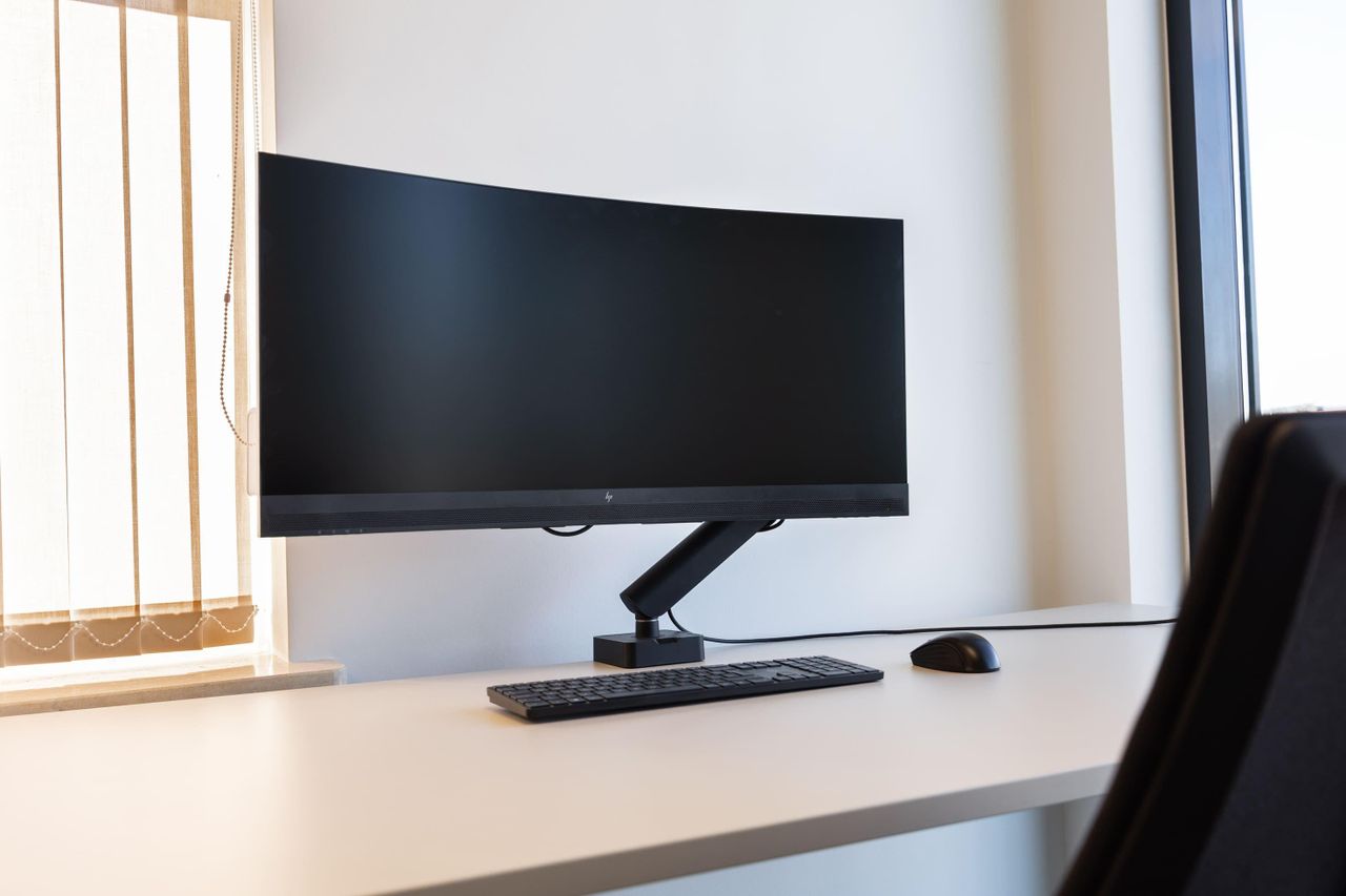 Rest of the World  Office desk 1. Gerrit Karsten - kamer image 3