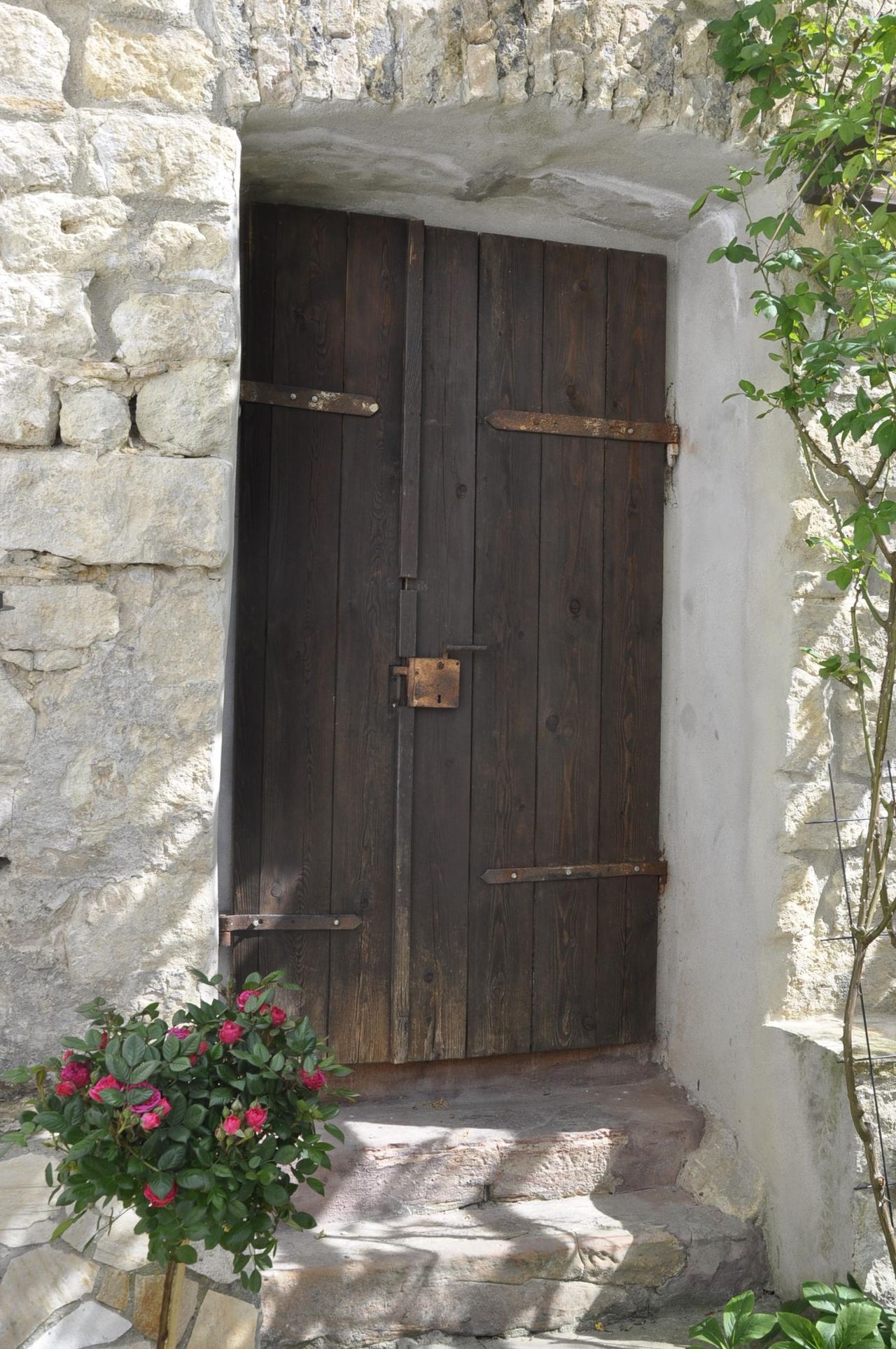 Frankfurt am Main  Außergewöhnliche Locations Mediterrane Hofreite, Meetingräume, Kaminzimmer, Gewölbekeller, Garten image 5