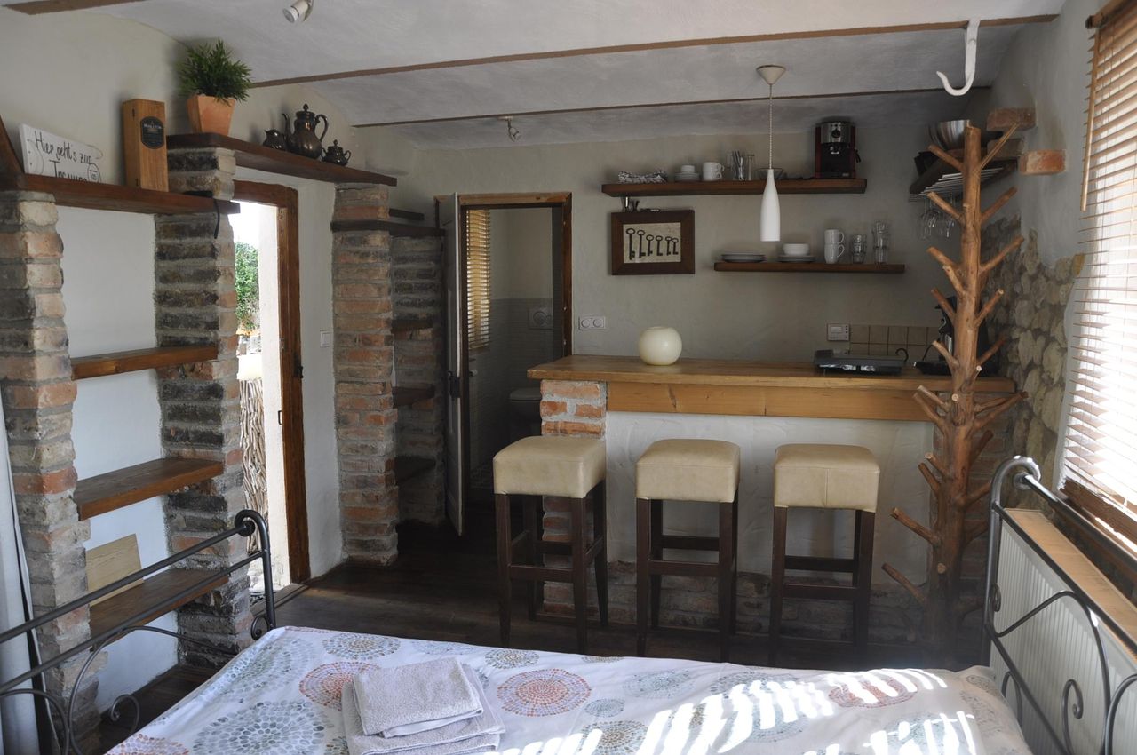 Frankfurt am Main  Außergewöhnliche Locations Mediterrane Hofreite, Meetingräume, Kaminzimmer, Gewölbekeller, Garten image 18