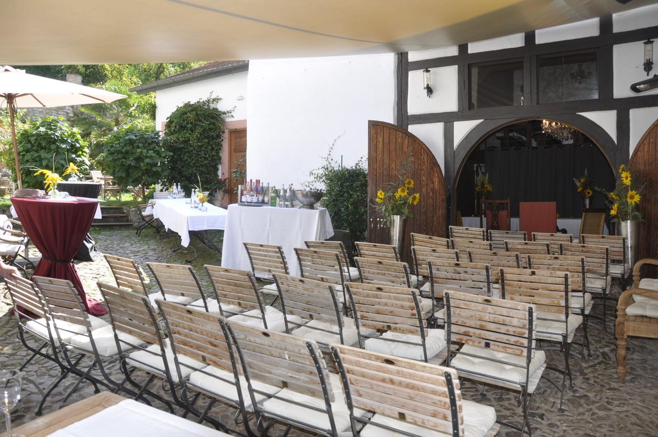 Frankfurt am Main  Außergewöhnliche Locations Mediterrane Hofreite, Meetingräume, Kaminzimmer, Gewölbekeller, Garten image 19