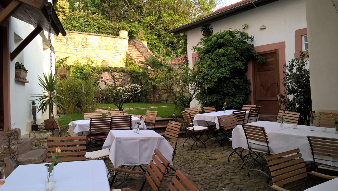 Frankfurt am Main  Außergewöhnliche Locations Mediterrane Hofreite, Meetingräume, Kaminzimmer, Gewölbekeller, Garten image 44