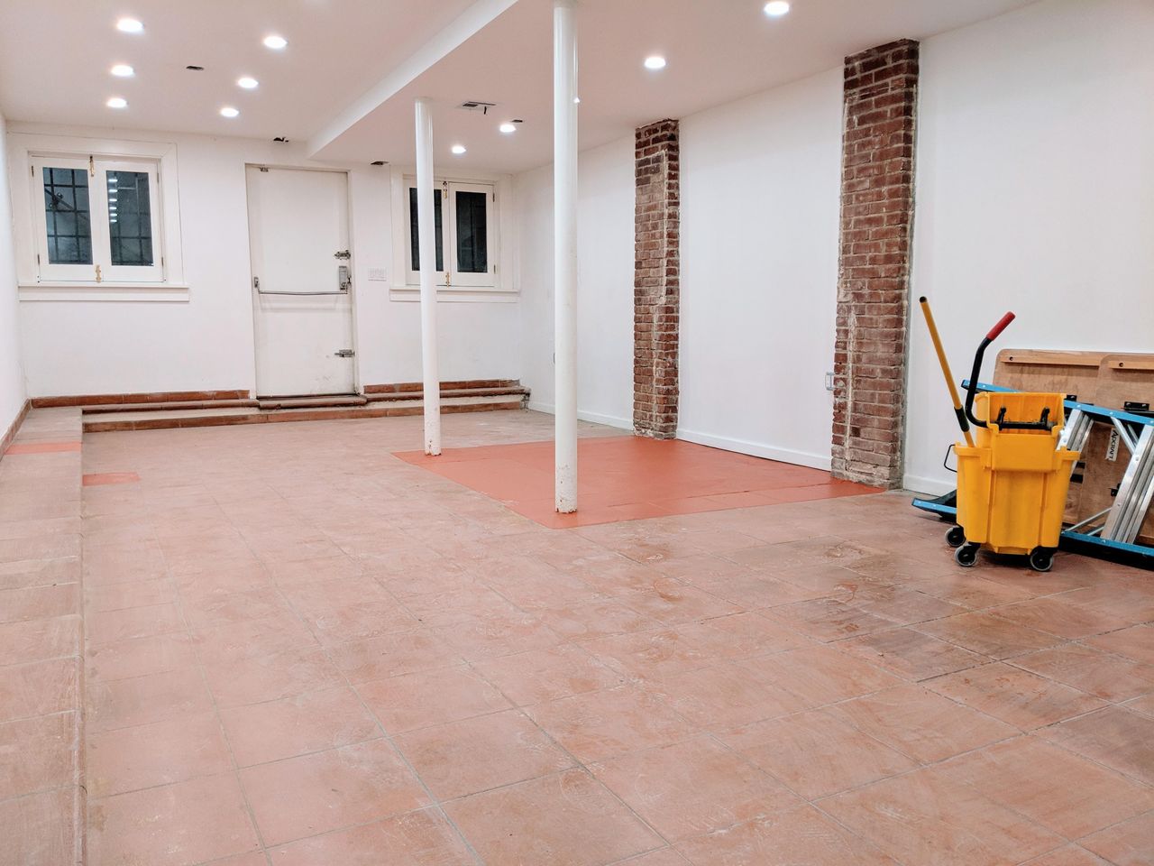 New York  Loft Wooster St Townhouse Retail Space image 5