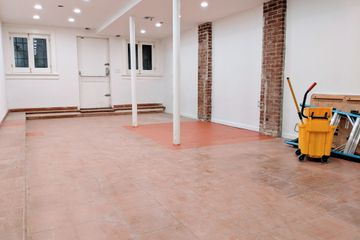 New York Loft Wooster St Townhouse Retail Space image 5