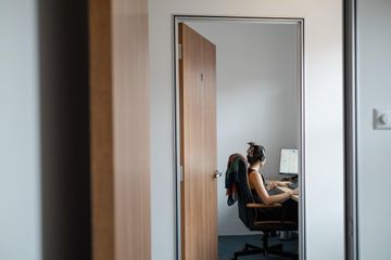 Singapore  Meeting room Private Office image 4