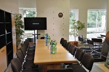 Rest of the World Kundengespräch  LongTable im OpenSpace ZEITPLATZ image 0